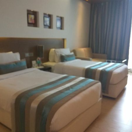 Ramada By Wyndham Navi Mumbai Hotel Kültér fotó