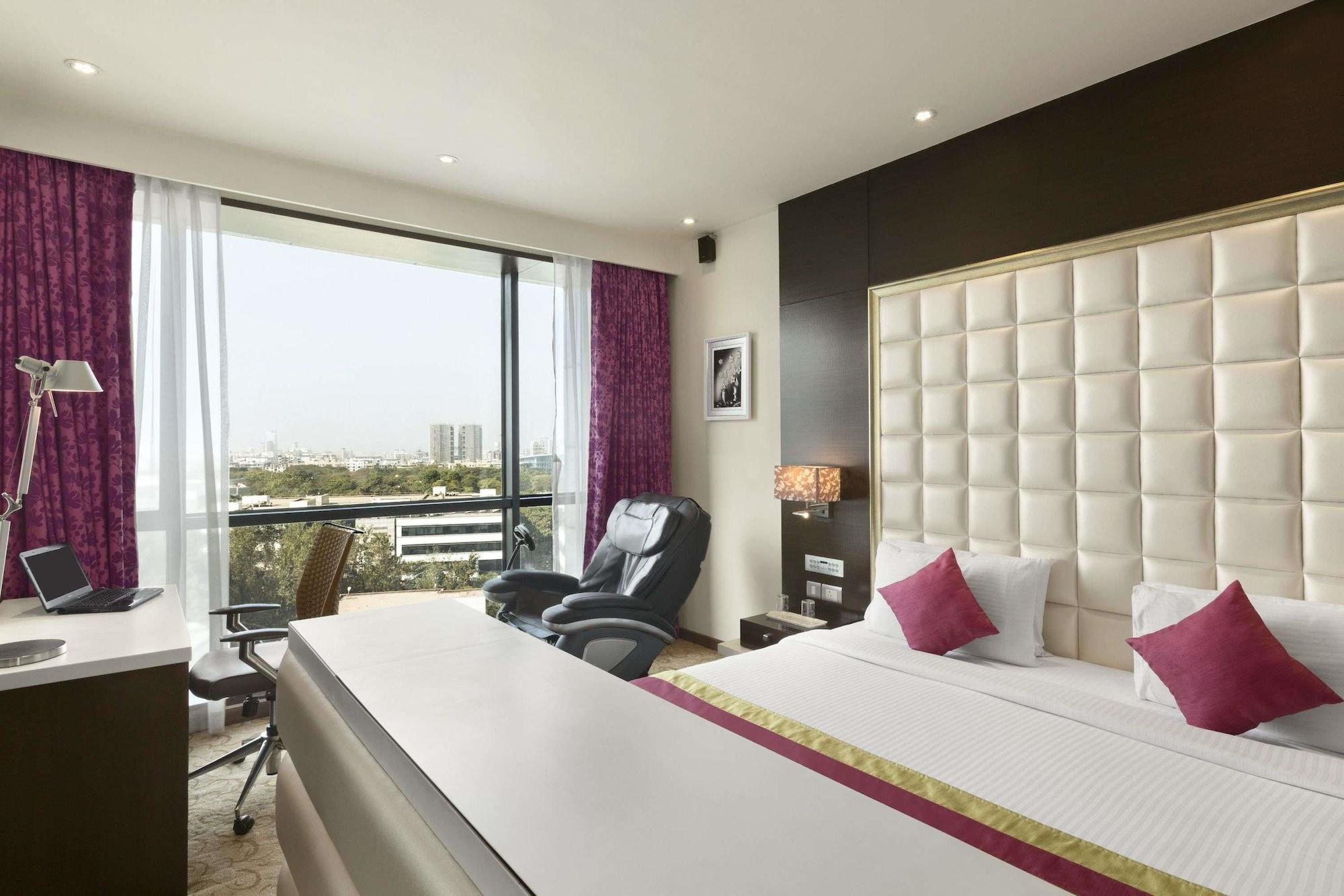 Ramada By Wyndham Navi Mumbai Hotel Kültér fotó