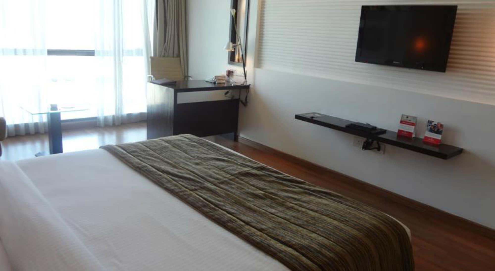 Ramada By Wyndham Navi Mumbai Hotel Kültér fotó