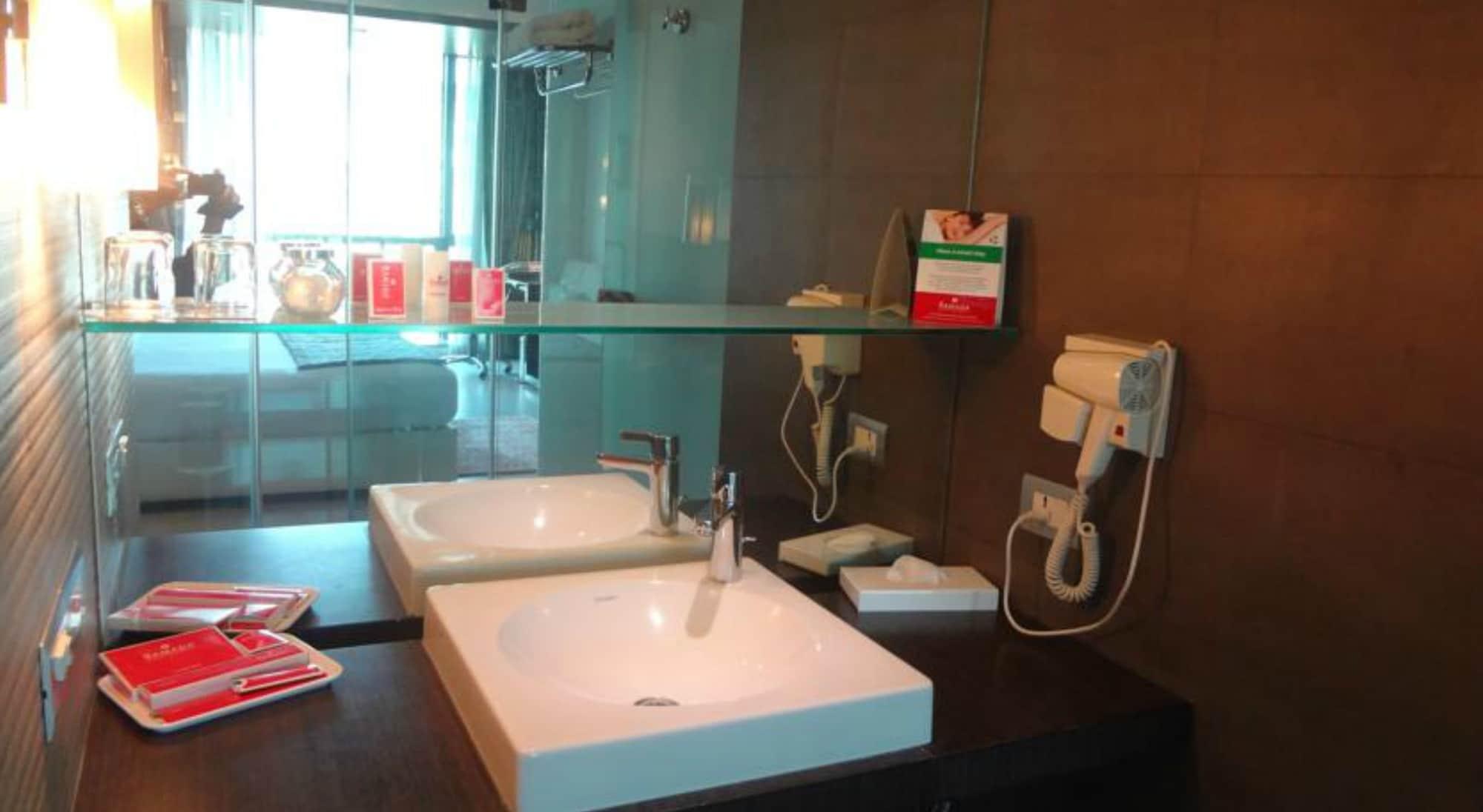 Ramada By Wyndham Navi Mumbai Hotel Kültér fotó