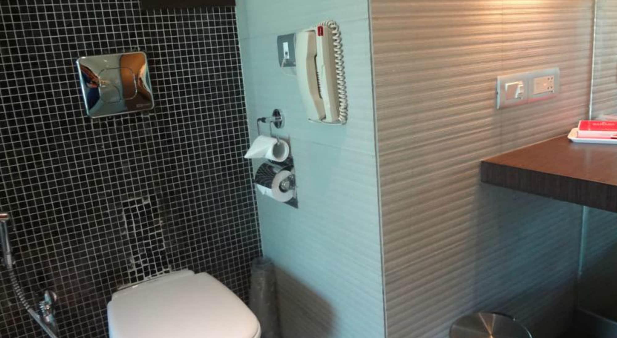 Ramada By Wyndham Navi Mumbai Hotel Kültér fotó
