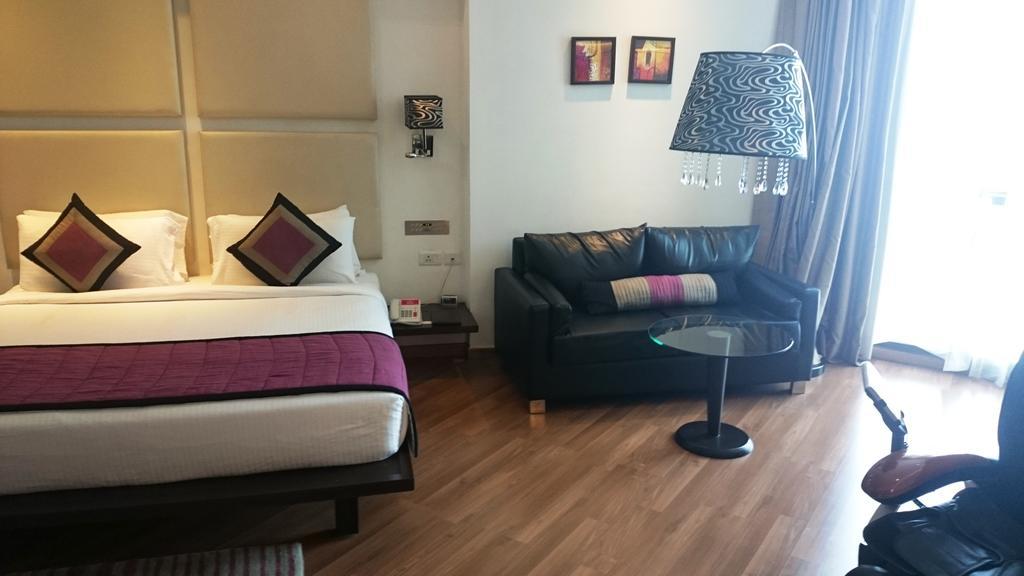 Ramada By Wyndham Navi Mumbai Hotel Kültér fotó