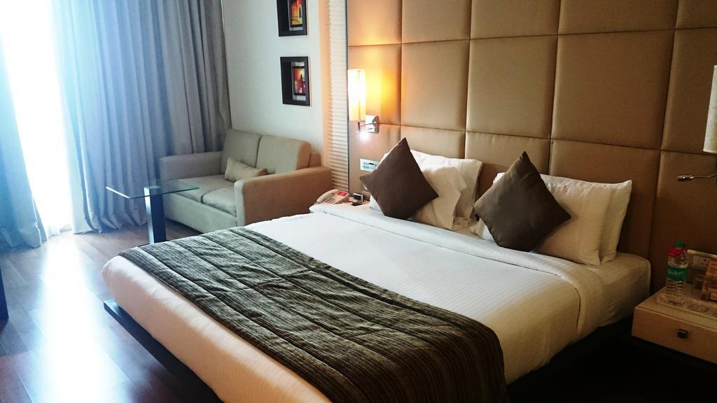 Ramada By Wyndham Navi Mumbai Hotel Kültér fotó