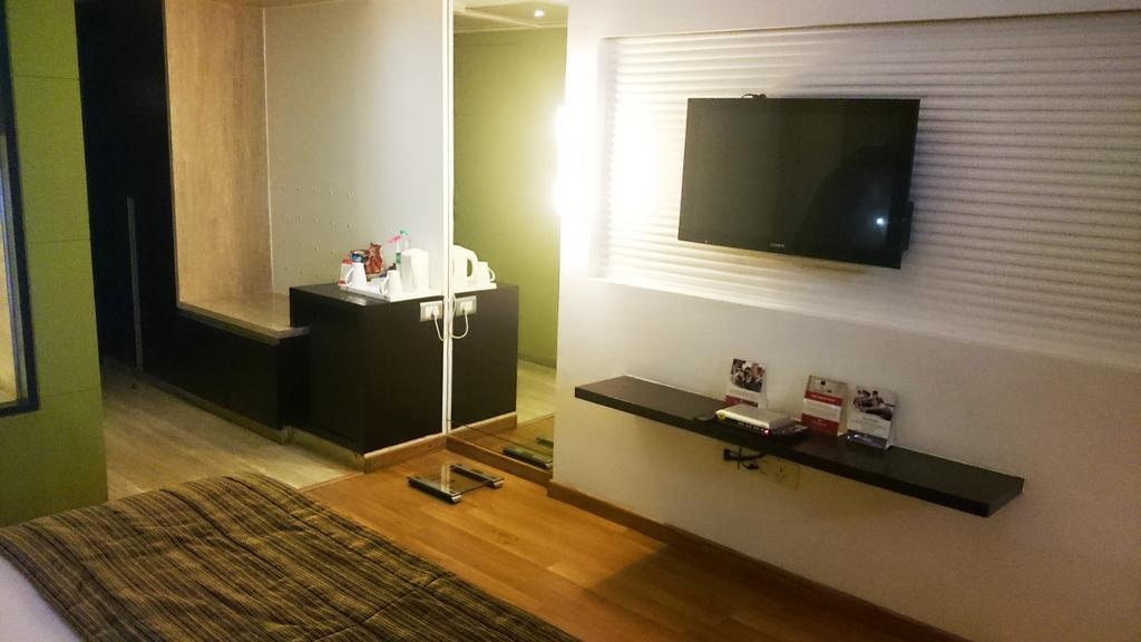 Ramada By Wyndham Navi Mumbai Hotel Kültér fotó