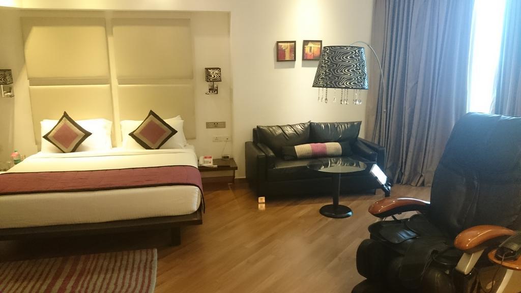 Ramada By Wyndham Navi Mumbai Hotel Kültér fotó