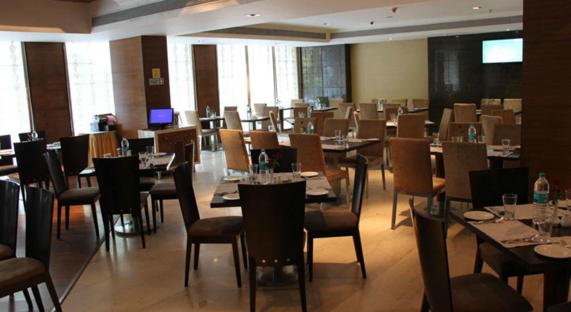Ramada By Wyndham Navi Mumbai Hotel Kültér fotó