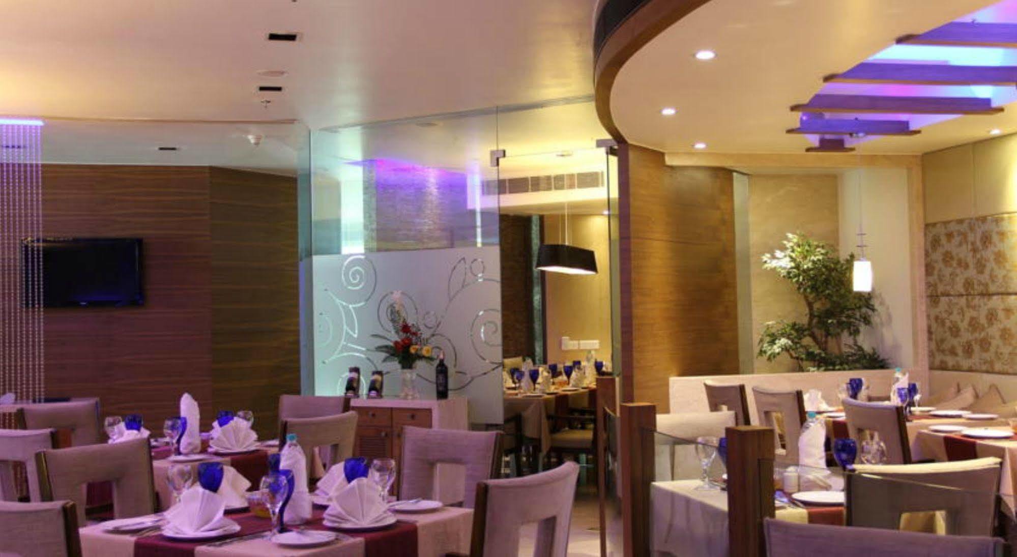 Ramada By Wyndham Navi Mumbai Hotel Kültér fotó