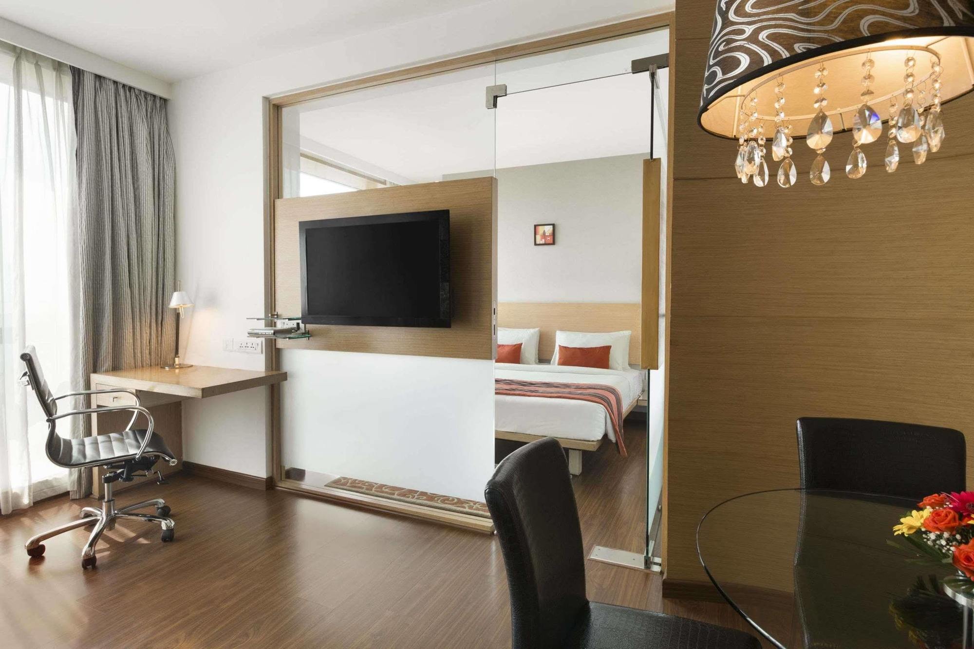 Ramada By Wyndham Navi Mumbai Hotel Kültér fotó